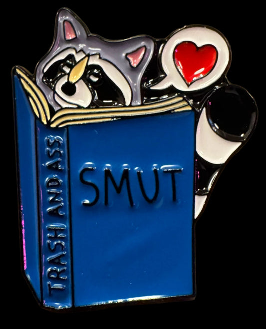 25 - Raccoon Smut - Pin